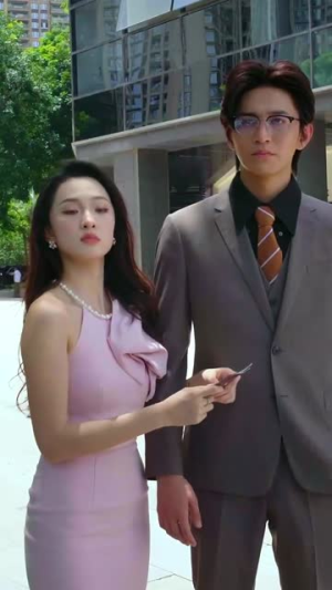 穿剧中我替窝囊女主战翻全场(30集) 穿剧中我替窝囊女主战翻全场(30集)全集