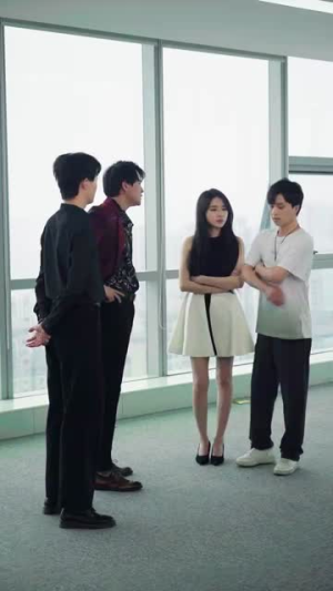 我的美女总裁老婆 (111集) 我的美女总裁老婆 (111集)直接追到结尾