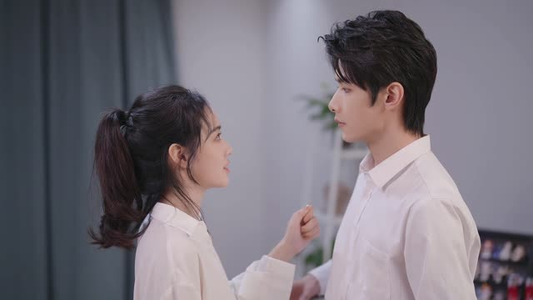 许你万丈光芒(16集) 许你万丈光芒(16集)最火的短剧