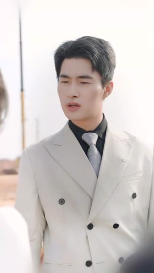 挖机救场天降顶配未婚夫(60集) 挖机救场天降顶配未婚夫(60集) 古装短剧推荐