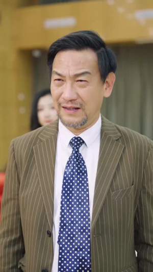 老爸装穷二十年摊牌了（58集）在线观看完整版