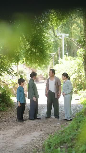 灾荒年代全家靠我心声逆袭 (81集) 灾荒年代全家靠我心声逆袭 (81集) 在线看免费版