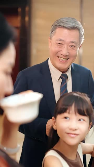 萌宝告状农民工爹地是战神 (60集) 萌宝告状农民工爹地是战神 (60集) 集免费看短剧