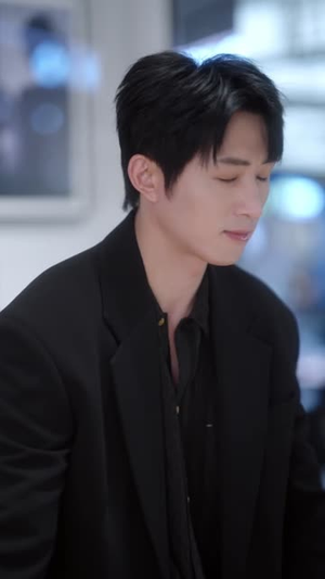 鸢尾盛开时恋她成瘾（20集）短剧每日分享