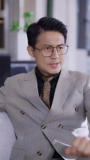 未来女儿找上门助我迎娶白富美 (85集) 未来女儿找上门助我迎娶白富美 (85集)分享好看短剧