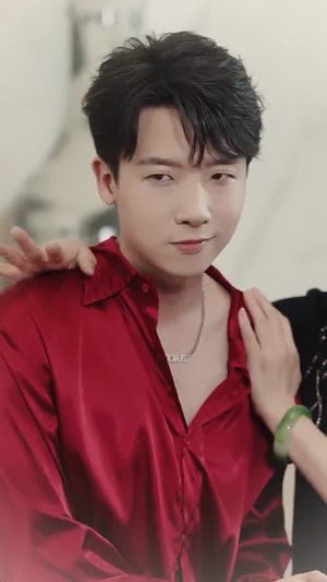 刚离婚和前妻死对头在一起 (73集) 刚离婚和前妻死对头在一起 (73集)最新热门短剧