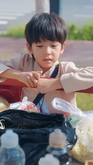 我有八个姐姐但是她们都是弟控 (83集) 我有八个姐姐但是她们都是弟控 (83集)好看上头短剧