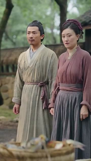 乱世荒年我每日一卦粮肉满仓（76集）最热短剧推荐