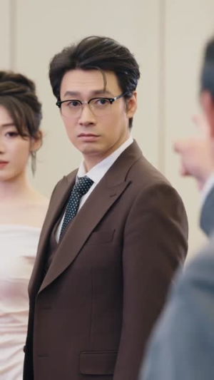 修车多年强亿点怎么了（63集）一起追短剧吧